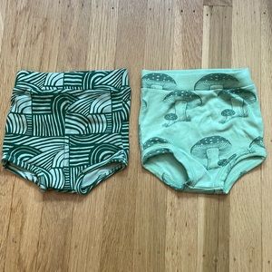 Kate Quinn retro bloomers